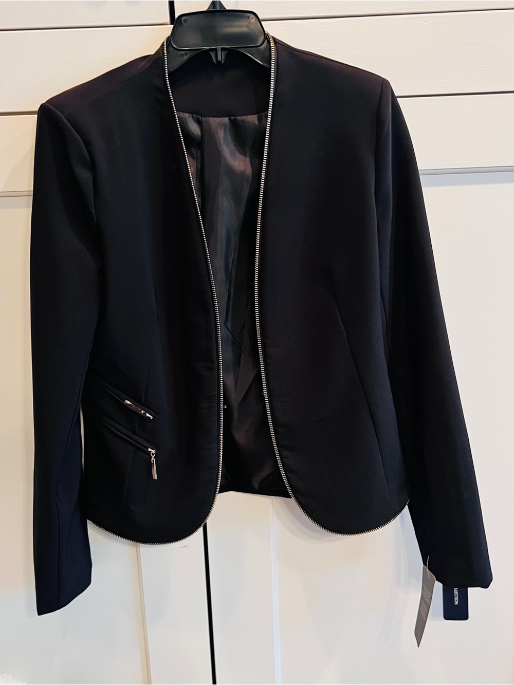 New Collextion made in Italy Women’s Black Zip Front Blazer-medium